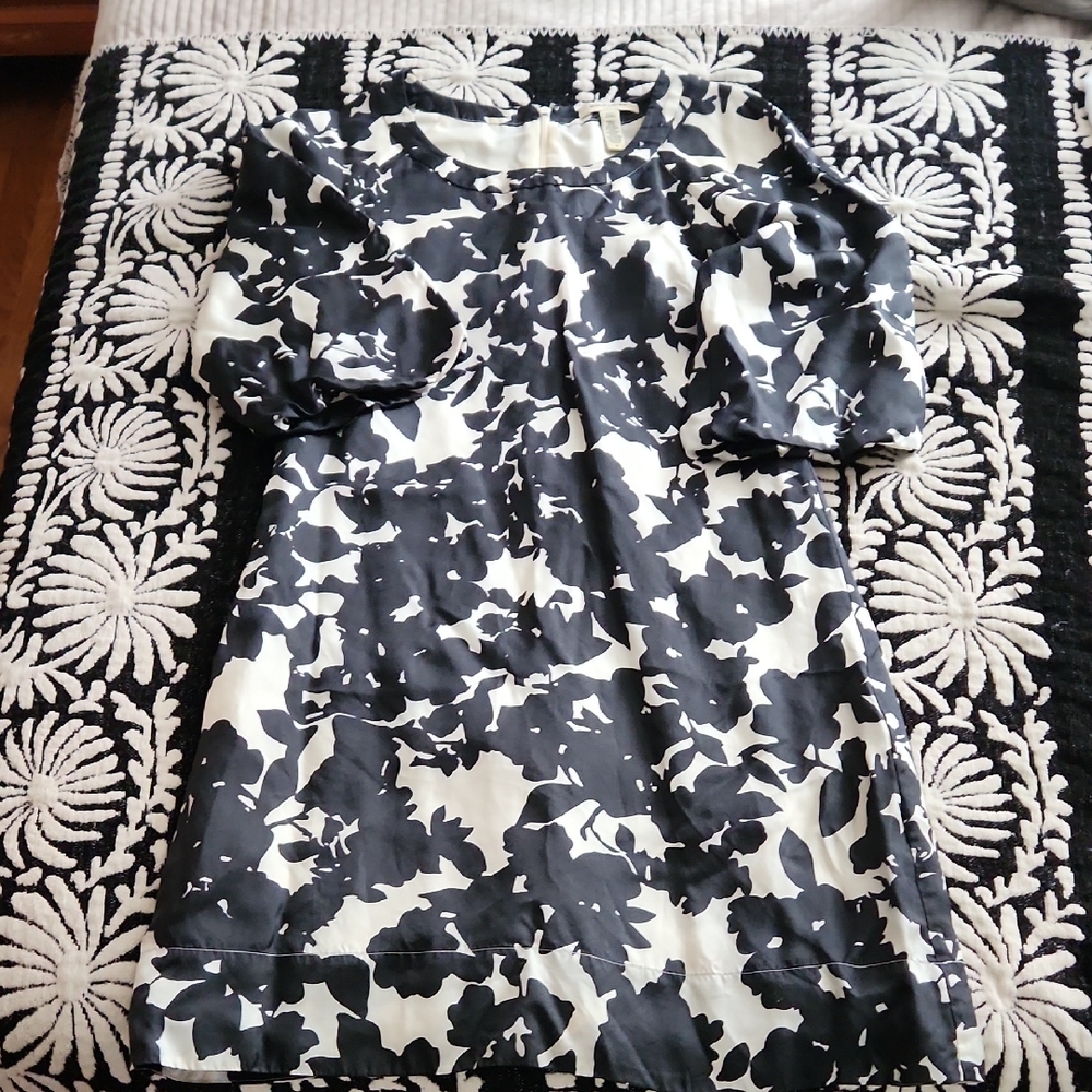 Banana Republic Black and White Dress
